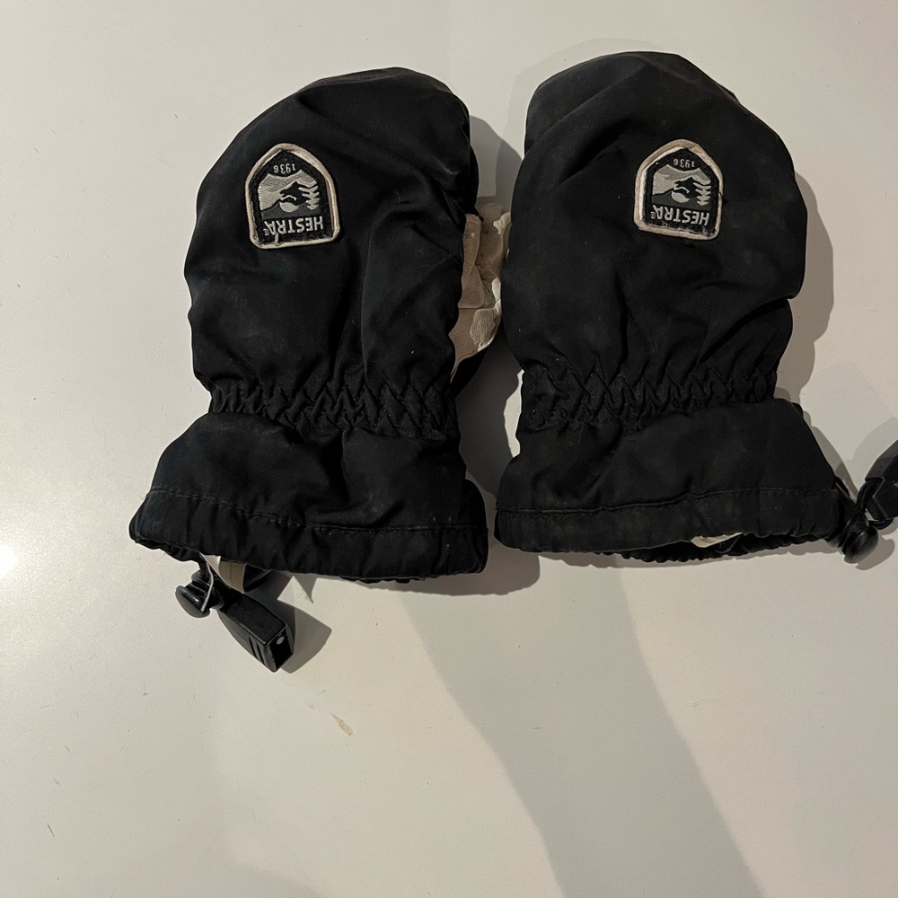 Hestra mittens Size 2